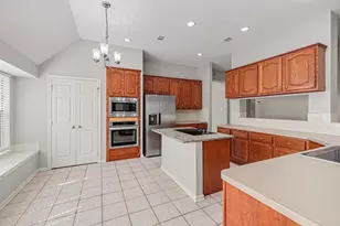 215 Bristol Bend Cir, Spring, TX 77382 - Photo 9