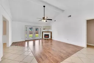 605 S Heather Ln, Friendswood, TX 77546 - Photo 7