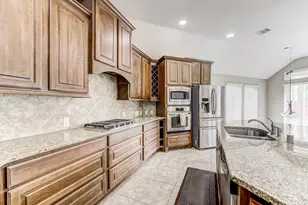 6027 Falling Briar Lane, Sugar Land, TX 77479 - Photo 19