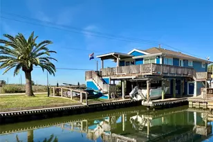 16719 Tahiti Way, Jamaica Beach, TX 77554 - Photo 1