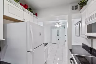 2601 Bellefontaine St, Houston, TX 77025 - Photo 13