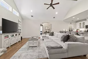 2026 Que Manor Dr, Houston, TX 77090 - Photo 15