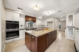 13811 Woodthorpe Ln, Houston, TX 77079 - Photo 3