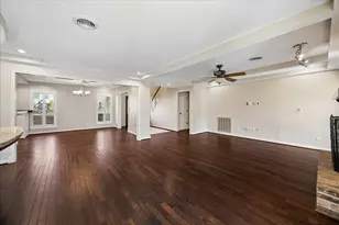 13811 Woodthorpe Ln, Houston, TX 77079 - Photo 15