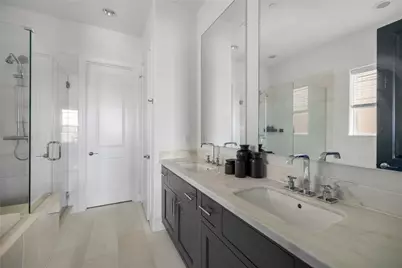2719 Maxroy Street, Houston, TX 77007 - Photo 17