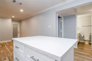 12633 Memorial Dr, Houston, TX 77024 - Photo 5