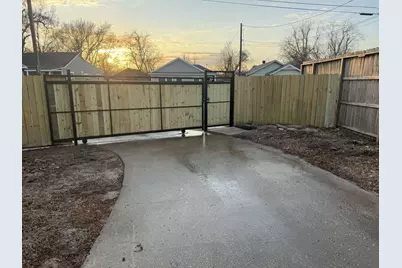 1620 Sam Wilson Street, Houston, TX 77020 - Photo 9