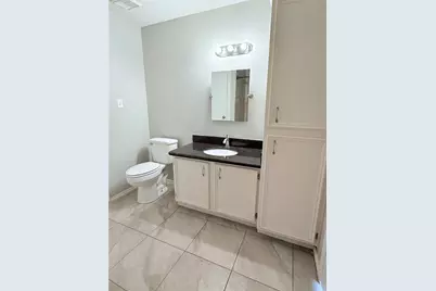 418 Garland Drive #203, Lake Jackson, TX 77566 - Photo 5