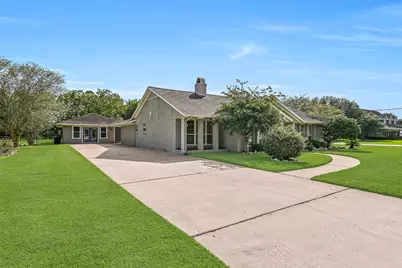 304 Chester Drive, Friendswood, TX 77546 - Photo 41