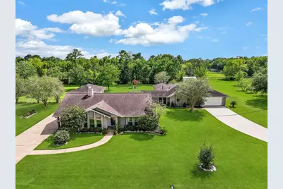 304 Chester Drive, Friendswood, TX 77546 - Photo 1