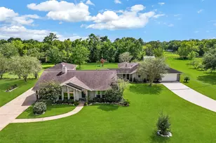 304 Chester Dr, Friendswood, TX 77546 - Photo 1
