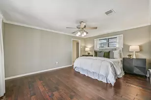 304 Chester Dr, Friendswood, TX 77546 - Photo 23
