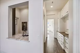 2117 Maconda Ln, Houston, TX 77027 - Photo 9