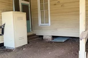 505 W Buck St, Caldwell, TX 77836 - Photo 7