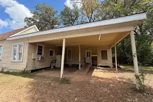 505 W Buck St, Caldwell, TX 77836 - Photo 3