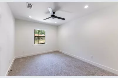 2130 Avenue N 1/2, Huntsville, TX 77340 - Photo 15