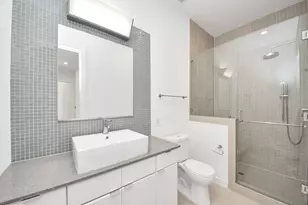 207 Pierce St, Houston, TX 77002 - Photo 9