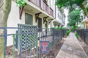3205 Maxroy St, Houston, TX 77008 - Photo 3