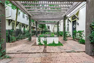 3205 Maxroy St, Houston, TX 77008 - Photo 31