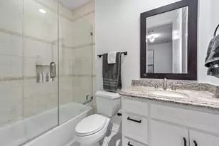 3205 Maxroy St, Houston, TX 77008 - Photo 7