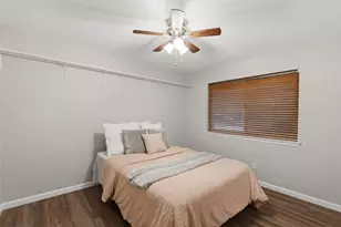 16319 Mill Point Dr, Houston, TX 77059 - Photo 21