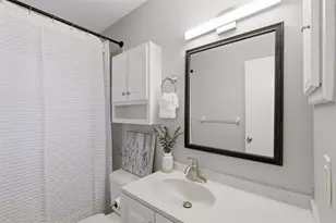 16319 Mill Point Dr, Houston, TX 77059 - Photo 25