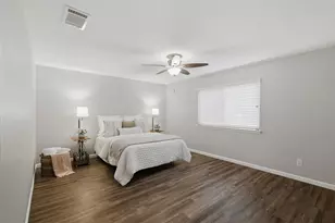 16319 Mill Point Dr, Houston, TX 77059 - Photo 15
