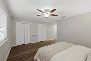 16319 Mill Point Dr, Houston, TX 77059 - Photo 17