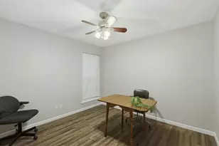 16319 Mill Point Dr, Houston, TX 77059 - Photo 23