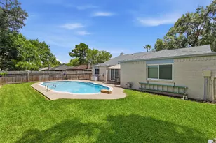 16319 Mill Point Dr, Houston, TX 77059 - Photo 27