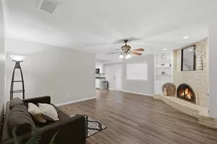 16319 Mill Point Dr, Houston, TX 77059 - Photo 11