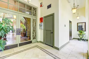 2700 Albany St, Houston, TX 77006 - Photo 3