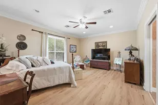911 Oak Leaf St, La Porte, TX 77571 - Photo 17