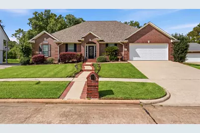 911 Oak Leaf Street, La Porte, TX 77571 - Photo 1