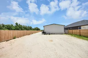 828 Rd 5607, Cleveland, TX 77327 - Photo 9