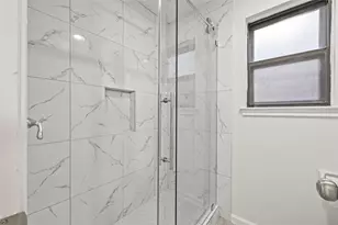 6307 Woodland Forest Dr, Houston, TX 77088 - Photo 19
