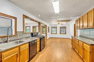 201 Magnolia Rd, Cleveland, TX 77328 - Photo 9