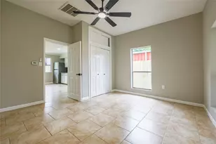 704 W Willis St, Alvin, TX 77511 - Photo 3