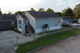 323 E Murrill St, Baytown, TX 77520 - Photo 7