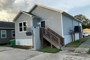 323 E Murrill St, Baytown, TX 77520 - Photo 11
