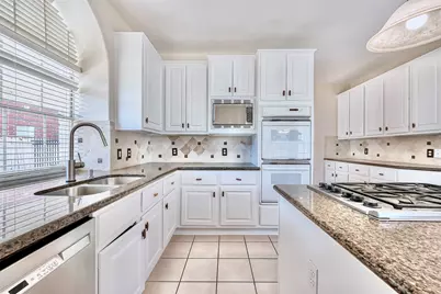 19 Calleston Court, Sugar Land, TX 77479 - Photo 9