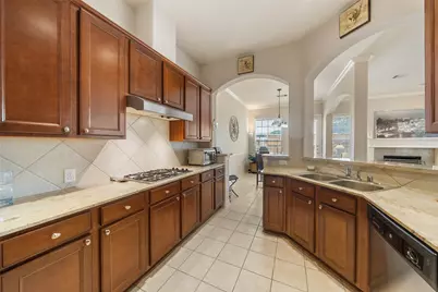 10610 Wallingford Place, Houston, TX 77042 - Photo 11