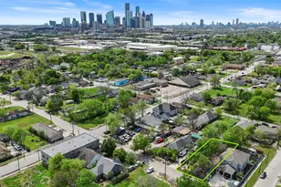 1917 Davis St, Houston, TX 77026 - Photo 1