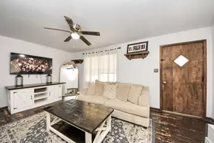 403 S Hill St, Alvin, TX 77511 - Photo 13