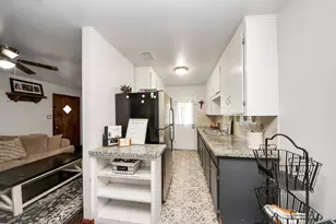 403 S Hill St, Alvin, TX 77511 - Photo 17