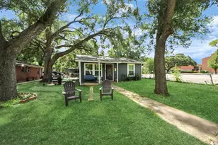 403 S Hill St, Alvin, TX 77511 - Photo 9