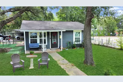 403 S Hill Street #L, Alvin, TX 77511 - Photo 3