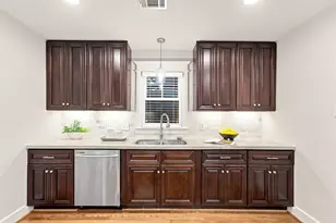 1329 Lawrence St, Houston, TX 77008 - Photo 19