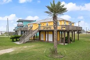125 Bay Ave, Surfside Beach, TX 77541 - Photo 1