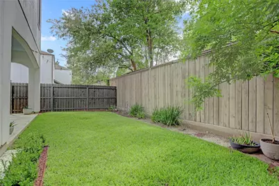 1715 Maravilla Drive, Houston, TX 77055 - Photo 29